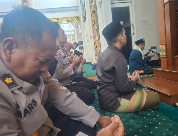 Polresta Sidoarjo dan Warga Gelar Doa Bersama untuk Kesembuhan Santri Ponpes Manbaul Hikam